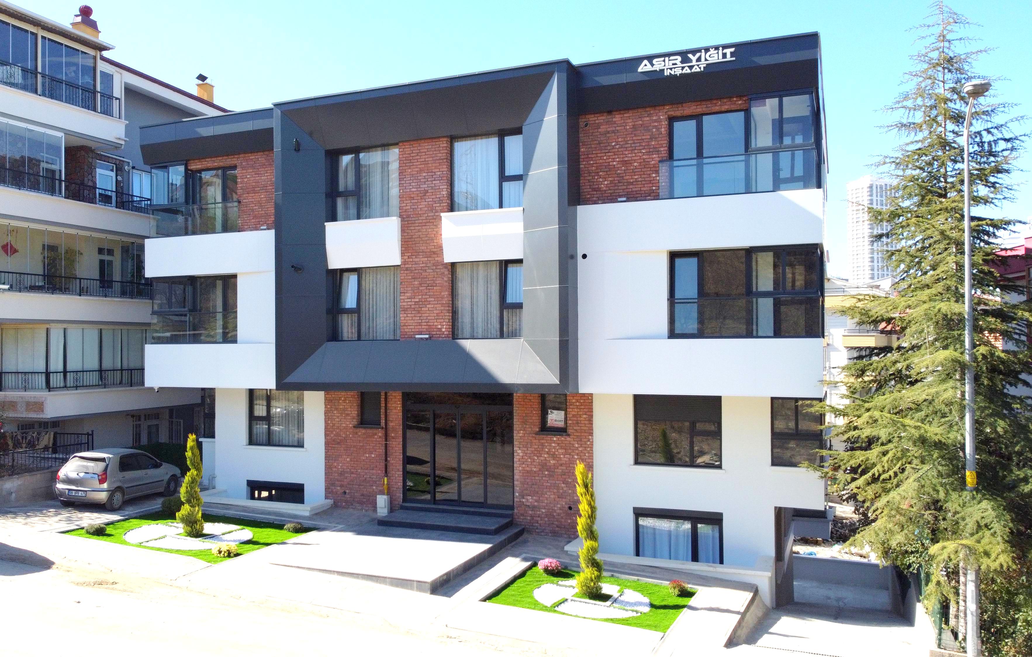 Çankaya Kırkkonaklar'da Yeni Binada Lüks Yapı 1+1 Daire...Boşşşş